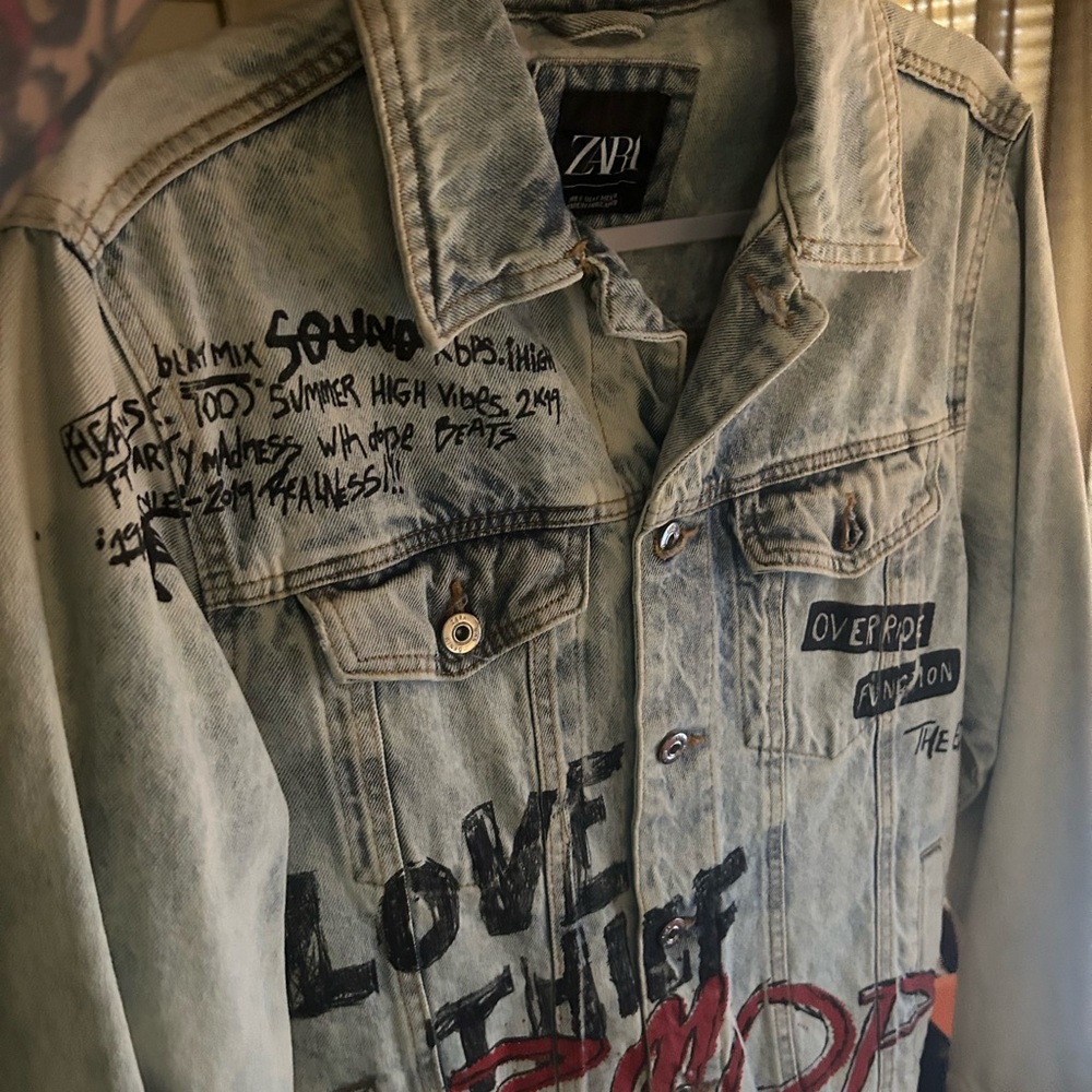 Zara Men's Light Blue Denim Jacket with Black and Red Graphics